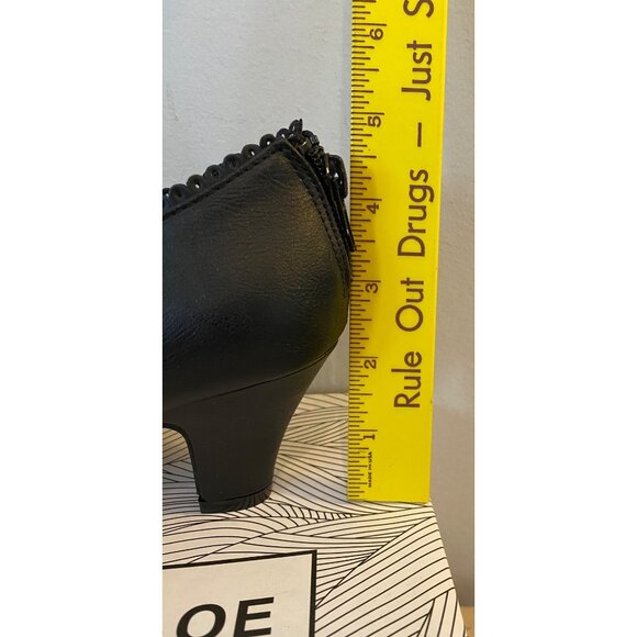 Chase + Chloe Mary Jane Heels Black Faux Leather Button Strap Size 7.5 - Picture 9 of 9